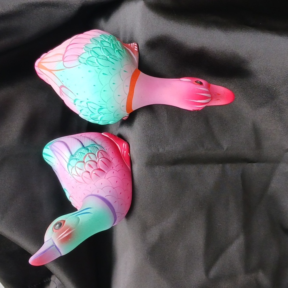 Set of 2 beautiful ducks
